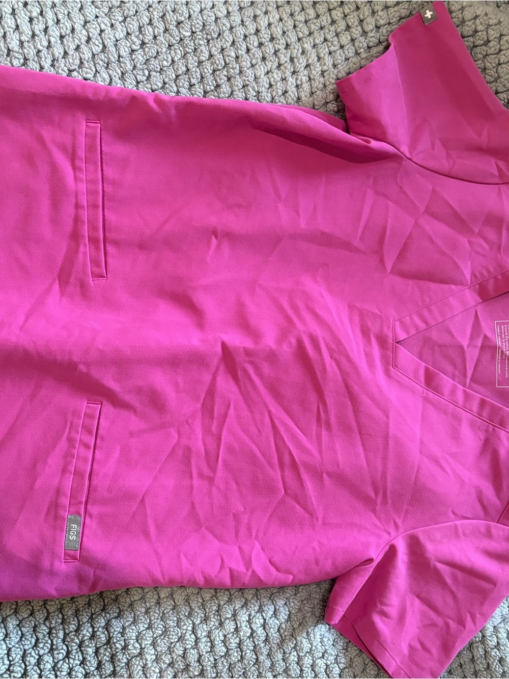 Figs Women’s Scrub Top - Bright Pink